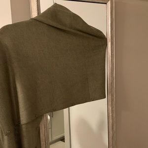 Simply Noelle hunter green wrap scarf